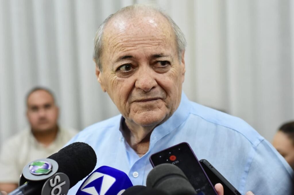 Silvio Mendes considera romper contrato com empresas de ônibus em Teresina