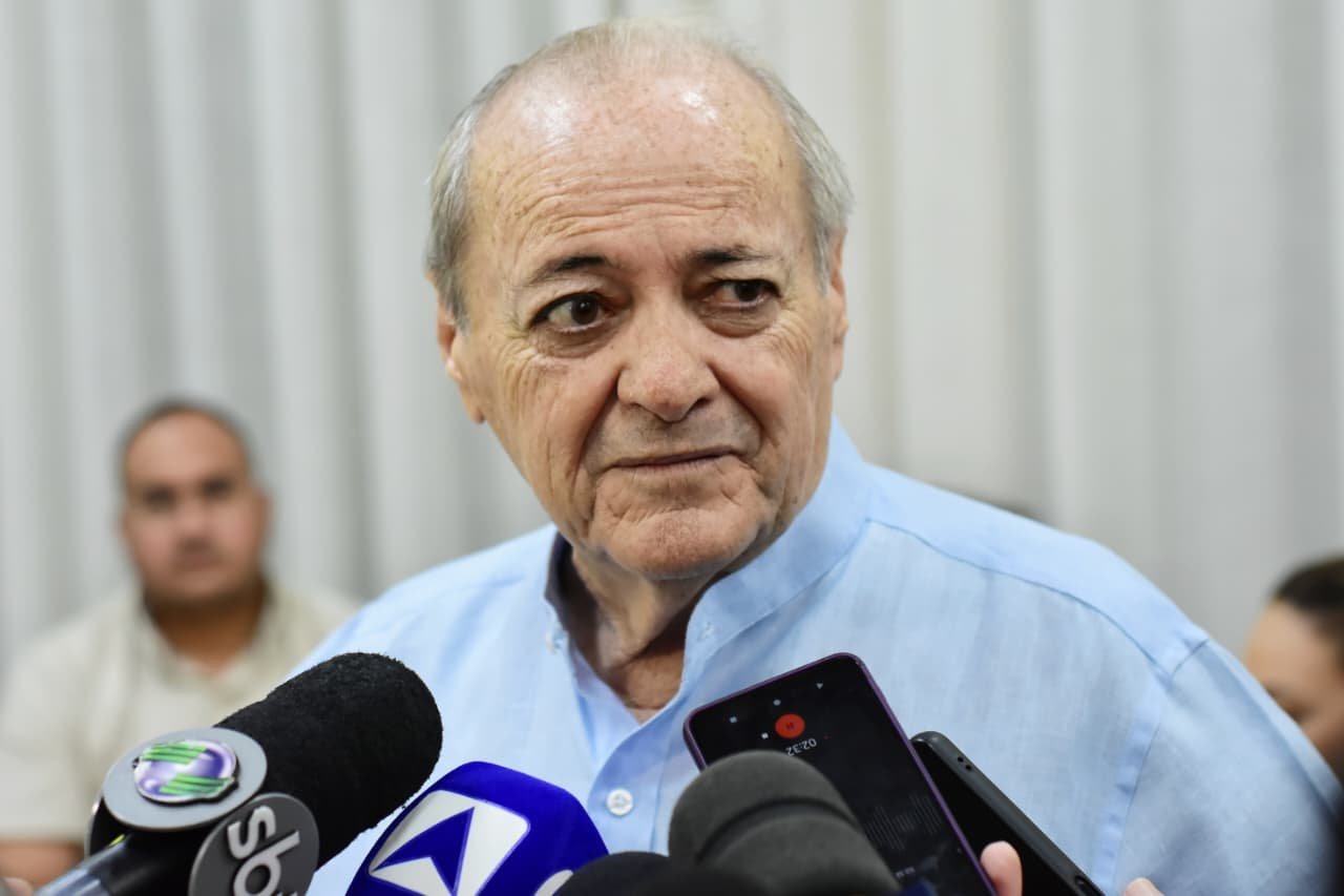 Silvio Mendes considera romper contrato com empresas de ônibus em Teresina