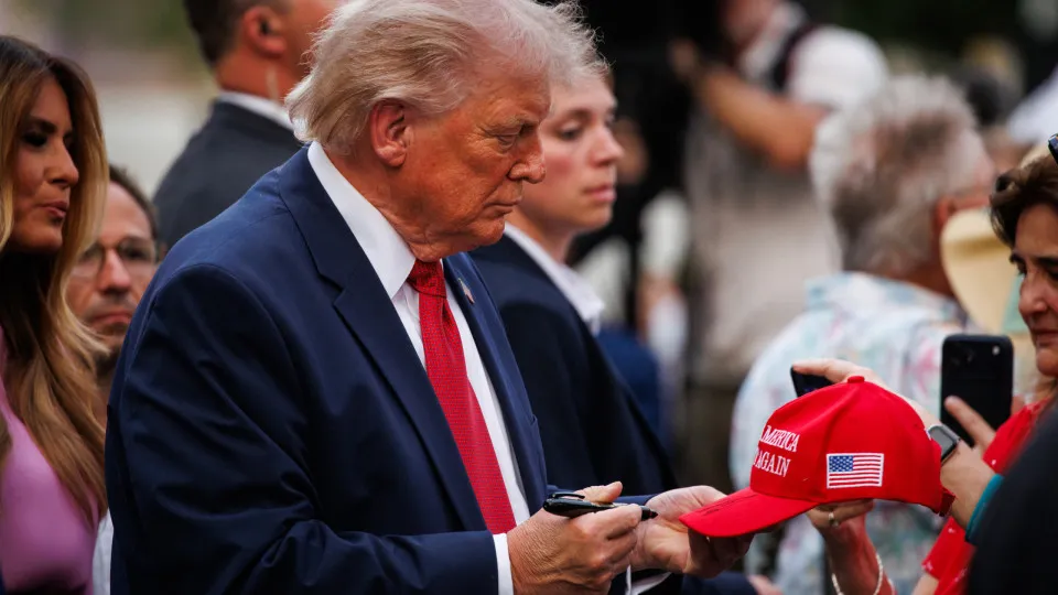 Trump alerta que negociações com Irã estão em situação crítica