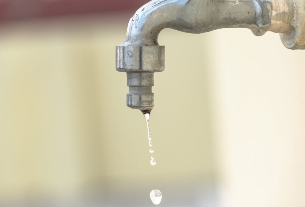 Interrupção no abastecimento de água afeta bairros da zona Leste e Norte de Teresina