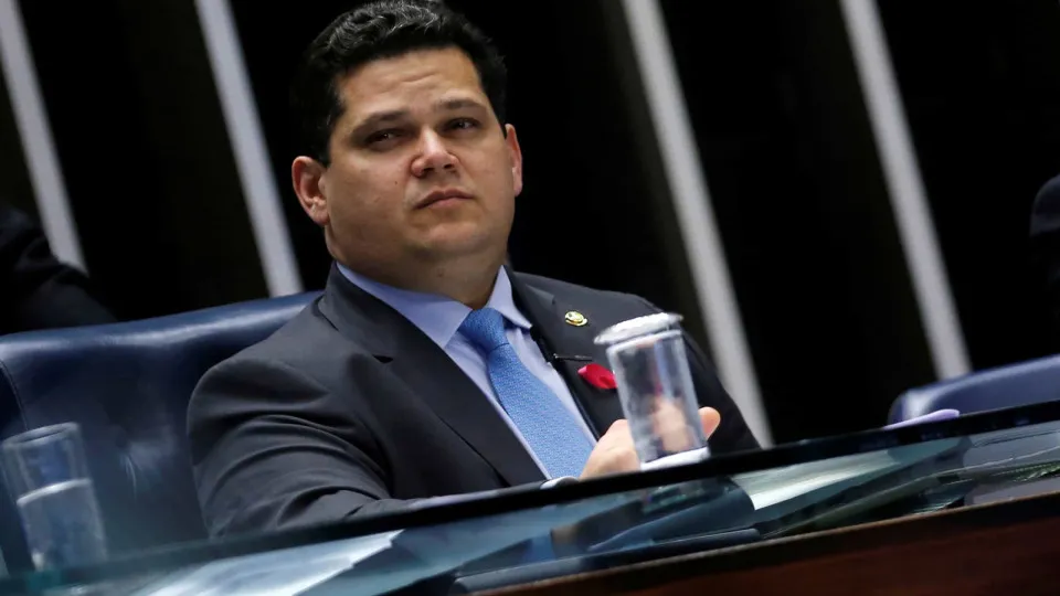 Suplente de Davi Alcolumbre é indiciado pela PF em esquema de fraudes de R$ 60 milhões