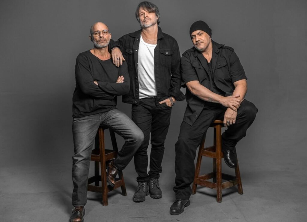 Salão do Livro de Parnaíba encerra com show gratuito da banda LS Jack