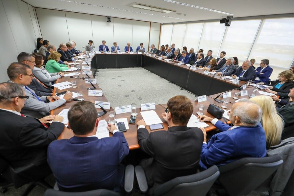 TSE orienta Tres a reforçar segurança cibernética e adotar inteligência artificial nas eleições
