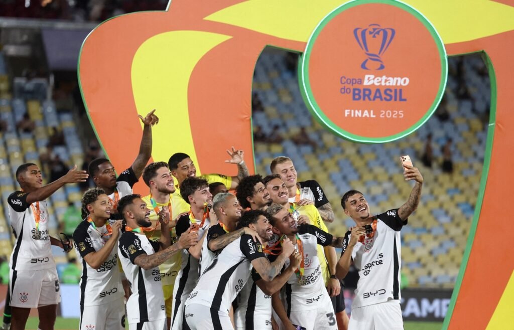 Copa do Brasil: Corinthians enfrenta Internacional e Palmeiras desafia Fortaleza nas oitavas