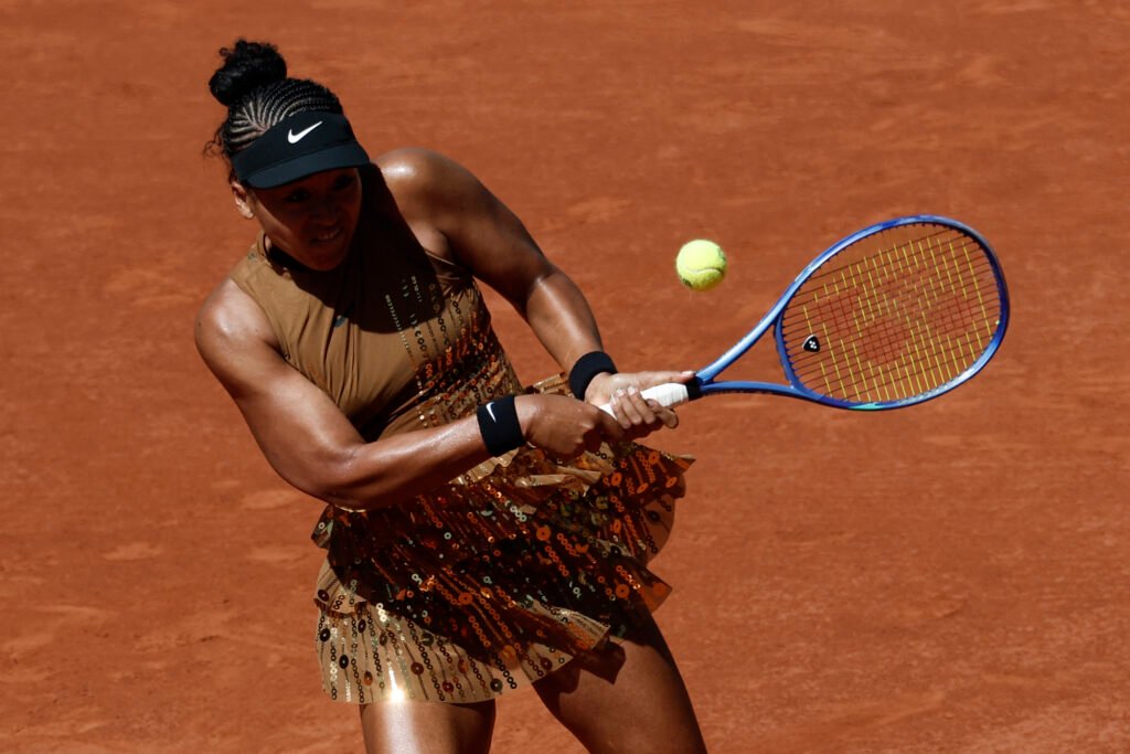 Naomi Osaka brilha em Roland Garros com estilo e performance