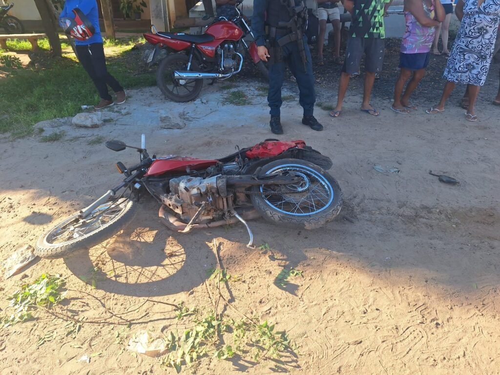 Caminhão desgovernado atropela motociclista em Luís Correia