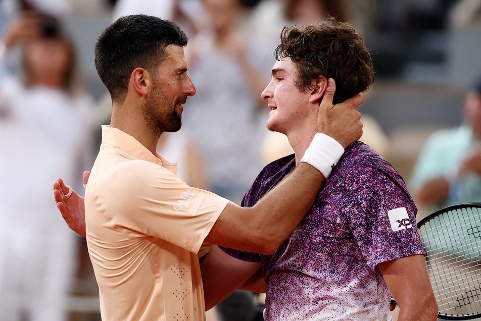 Djokovic elogia Fonseca após vitória histórica em Roland Garros