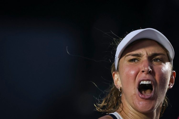 Bia Haddad avança às oitavas de final nas duplas de Roland Garros
