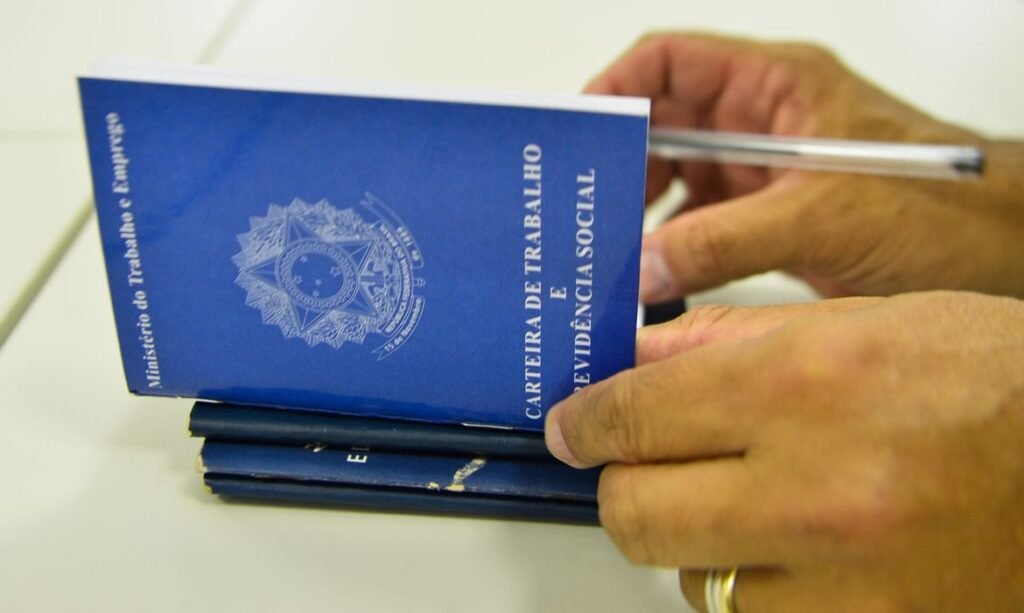 Mais de 300 vagas para jovens aprendizes em diversas cidades do Piauí