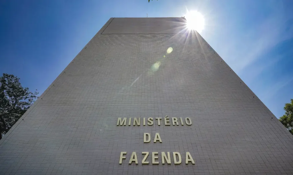 Ministérios da Defesa e Cidades são os mais impactados por bloqueios no Orçamento de 2026
