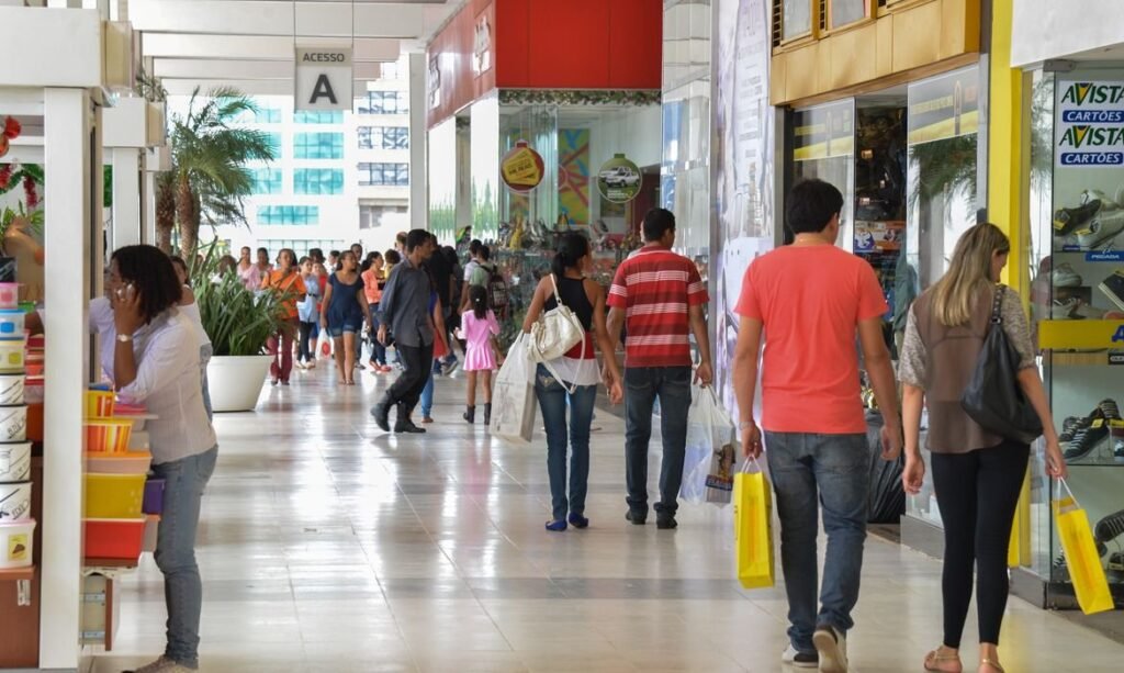 Comércio de Teresina abre durante feriado de Corpus Christi pela primeira vez em 10 anos