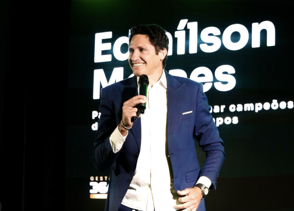 Edmílson lança livro e expande legado social e esportivo