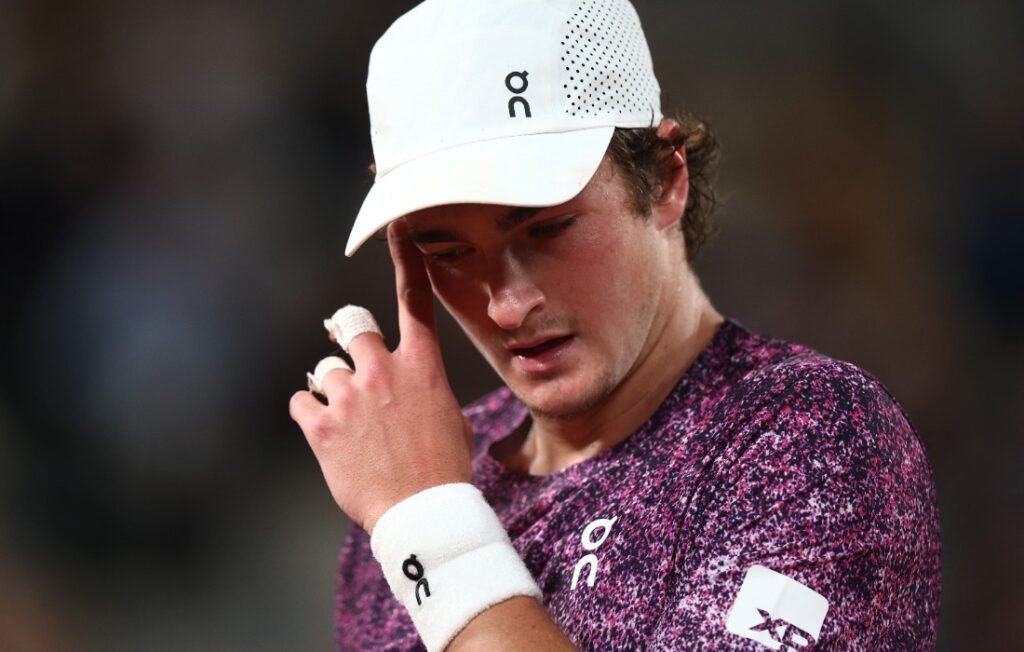 João Fonseca avança e sonha com final histórica em Roland Garros