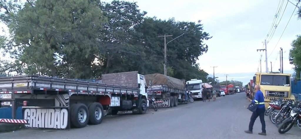 Caminhoneiros enfrentam paralisação em Teresina devido a atraso na emissão de documento