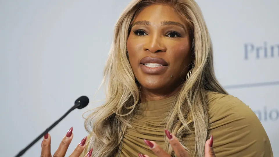 Serena Williams retorna às quadras aos 44 anos após aposentadoria