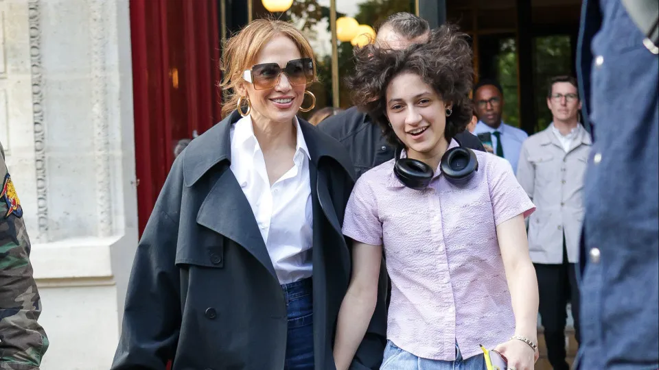 Filho de Jennifer Lopez se apresenta com novo nome: Oskar Muñiz