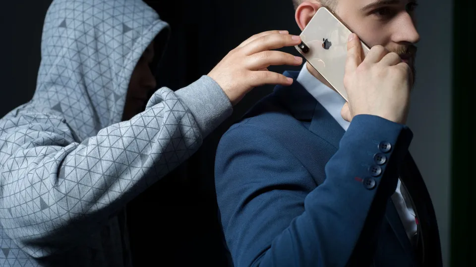 Apple desenvolve recurso que bloqueia iPhone automaticamente após roubo