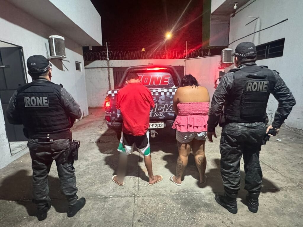 Mulher é presa e adolescente apreendido com drogas em operação policial em Altos