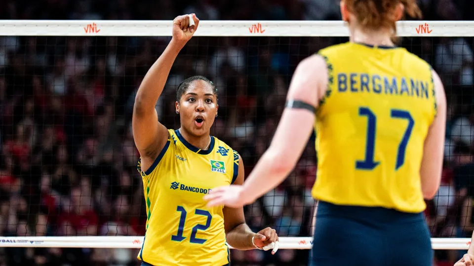 Brasil derrota Itália no tie-break e encerra série invicta no vôlei