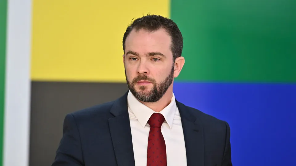 Governo pode recorrer ao STF contra pautas-bomba, afirma Durigan