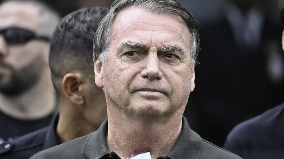 Polícia Civil do DF solicita audiência com Bolsonaro após apreensão de pistola