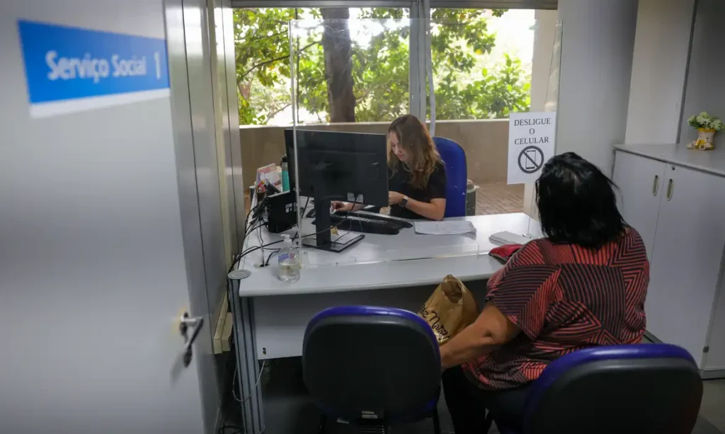 Prazo para contestar descontos indevidos do INSS termina neste sábado