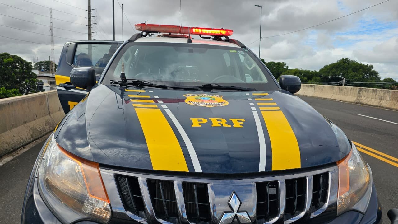 Mulher de 40 anos morre em acidente entre carro e moto em Valença do Piauí
