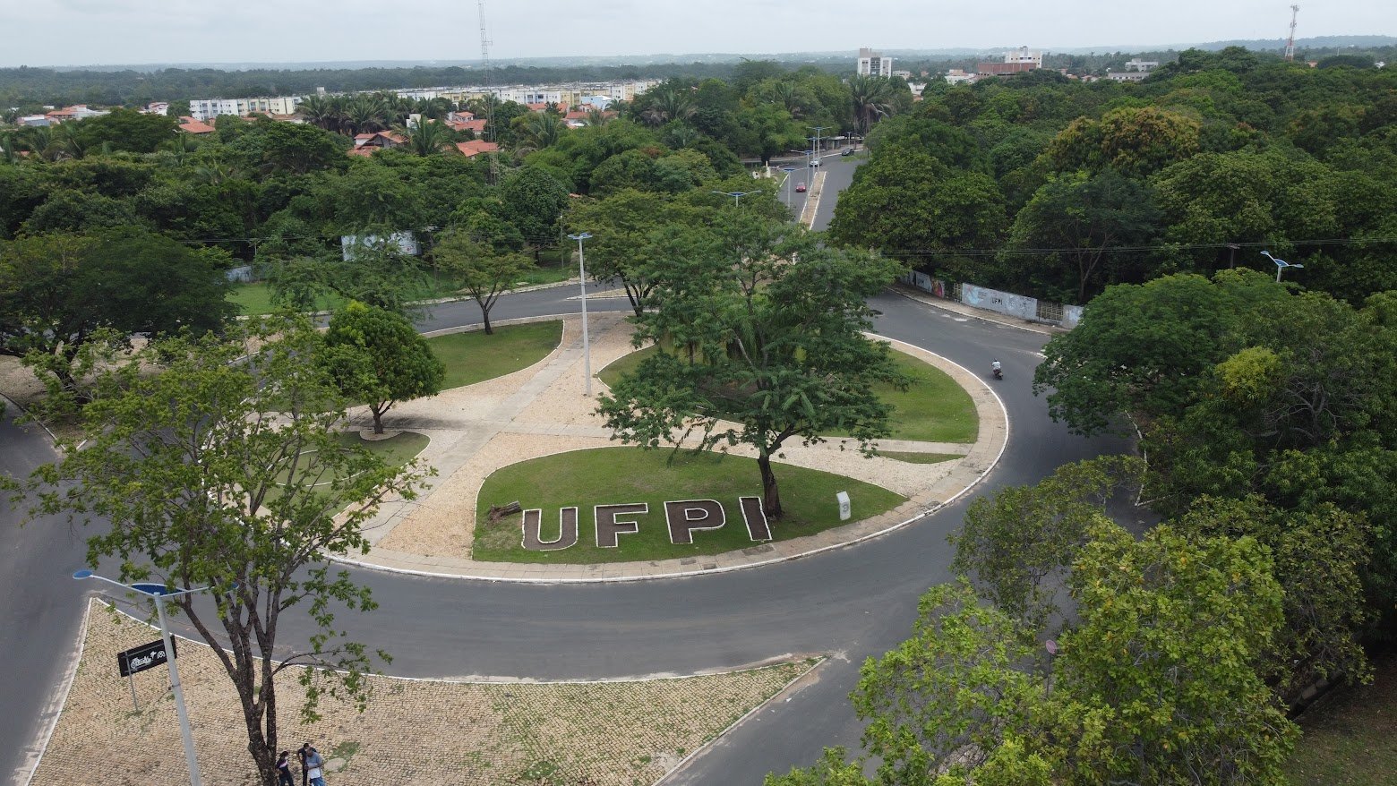 Cursos gratuitos de energia solar e mecânica de motocicleta na UFPI e Fadex