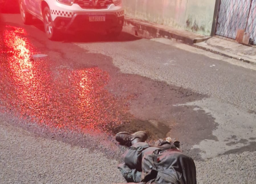 Homem é assassinado a tiros próximo a colégio em Teresina