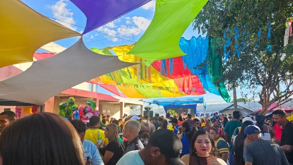 Brasil avança na Copa do Mundo e torcida celebra à beira do Rio Poti em Teresina