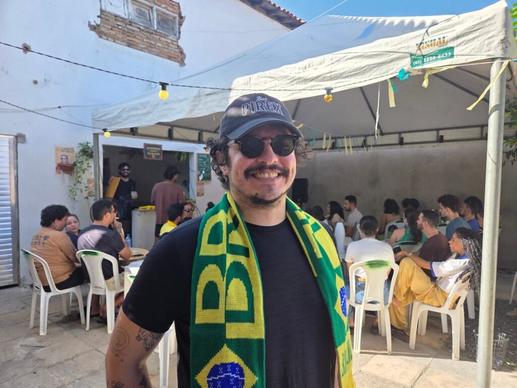Jogo do Brasil contra Japão movimenta comércio e corridas por aplicativo em Teresina
