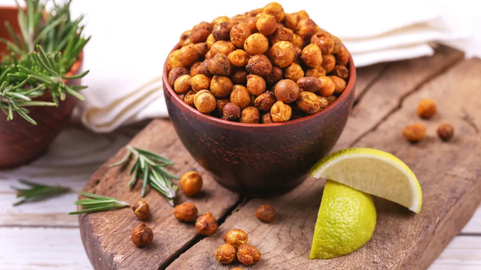 Grão-de-bico assado: o snack saudável que beneficia o coração