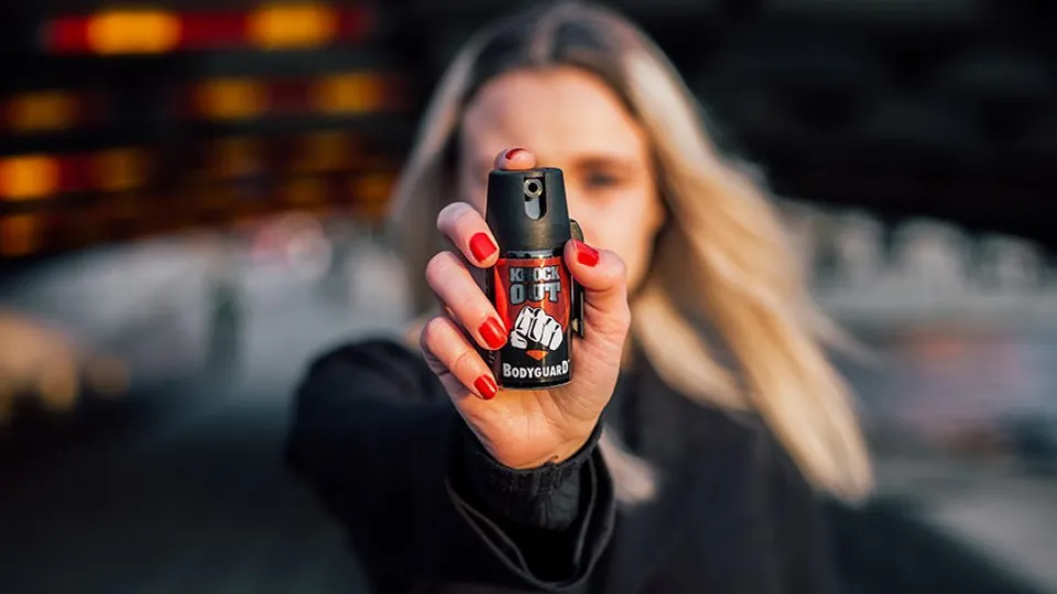 Senado aprova uso de spray de pimenta para defesa pessoal feminina