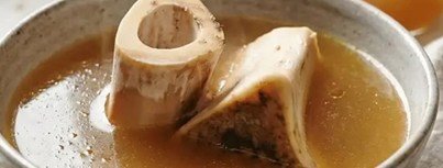 Caldo de ossos: nutrição e sabor para crianças
