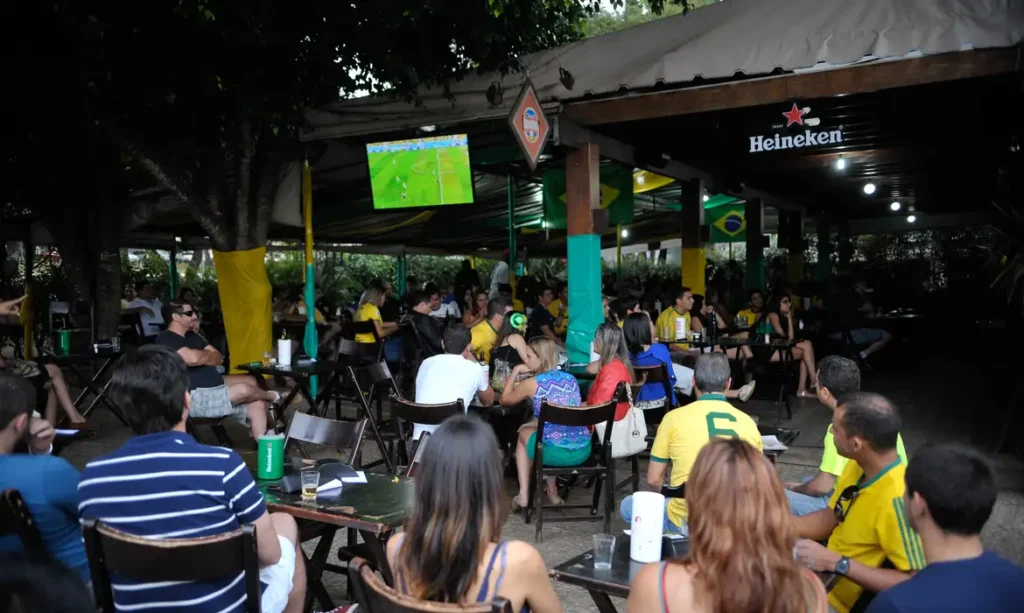 Nova lei em Teresina regula comportamento de frequentadores de bares e restaurantes