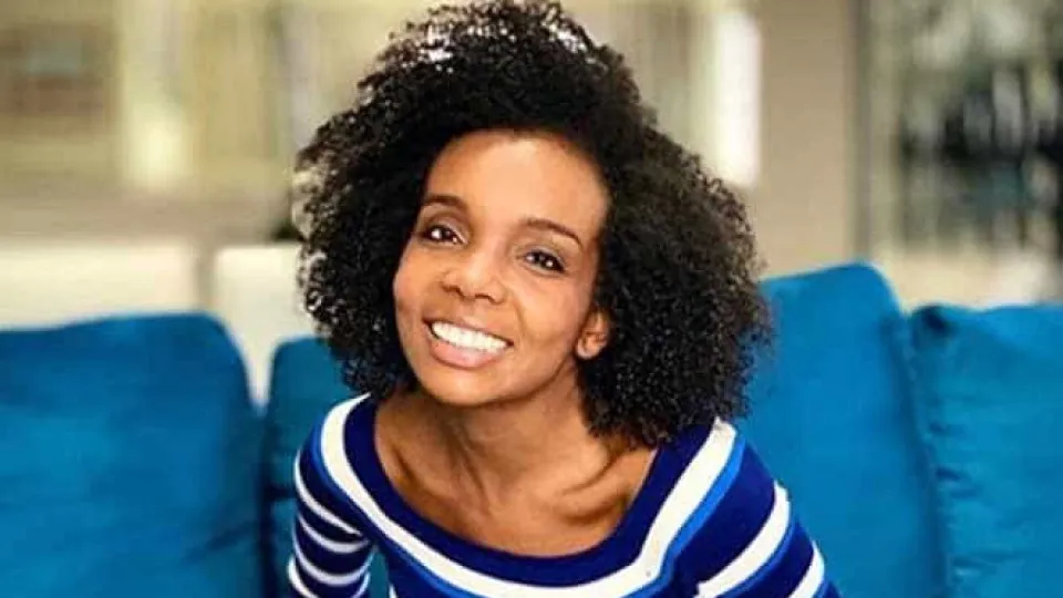 Thelma Assis retorna às redes sociais após vitória judicial contra Rodrigo Branco