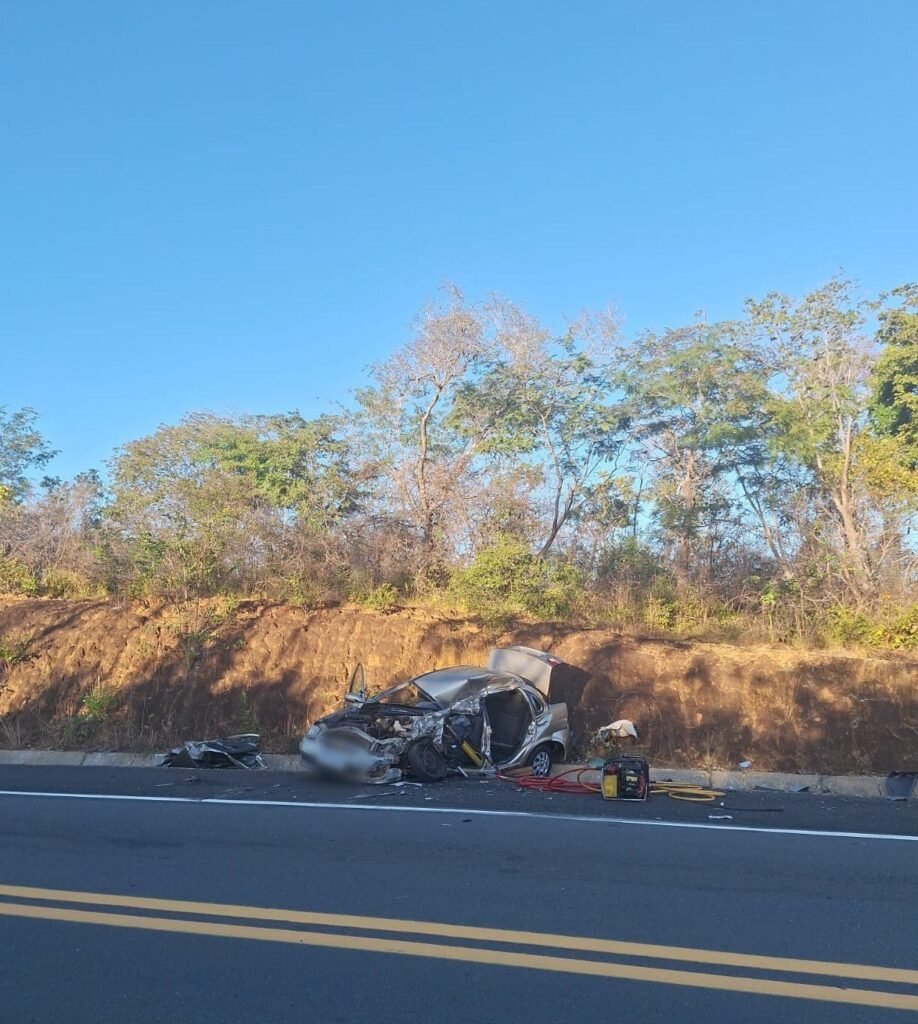 Colisão fatal entre carro e caminhão na Br-343 em Amarante