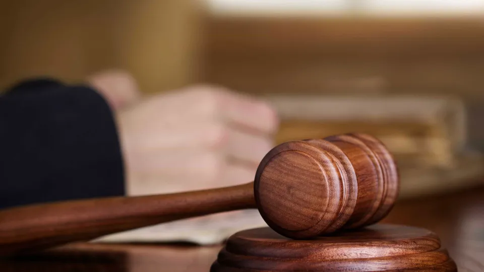 Pai é condenado a 97 anos de prisão por abusos sexuais contra filhas no RS