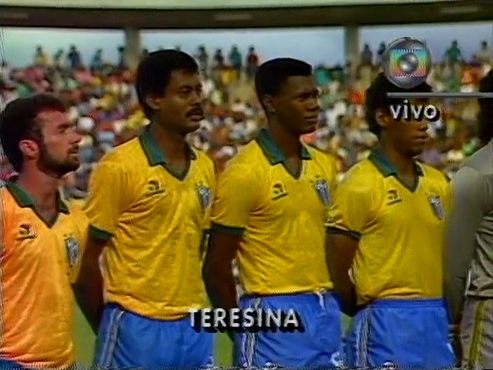 Seleção Brasileira fez história no Piauí com jogo no Albertão há 37 anos
