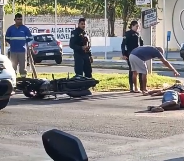 Acidente na Avenida Zequinha Freire deixa dois homens feridos