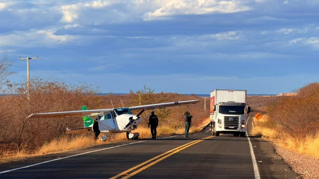 Pouso forçado de aeronave na Pi-229 em Jaicós