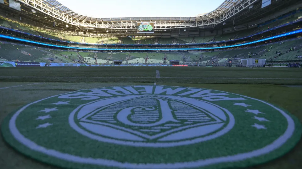 Palmeiras espera arrecadar R$ 60 milhões com zagueiros fora dos planos
