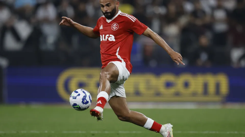 São Paulo busca troca com Internacional por Thiago Maia