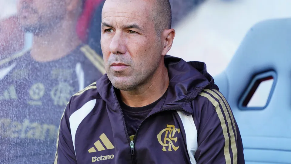 Leonardo Jardim destaca urgência de reforços no Flamengo após empates