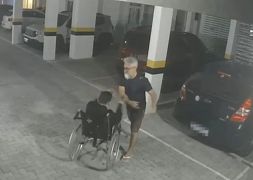 Pai agride filho cadeirante em condomínio na Paraíba e caso gera repercussão