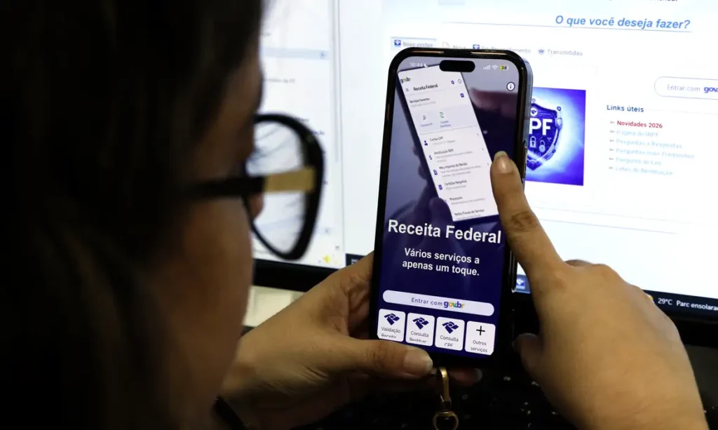 Receita Federal libera terceiro lote de restituição do Imposto de Renda 2026