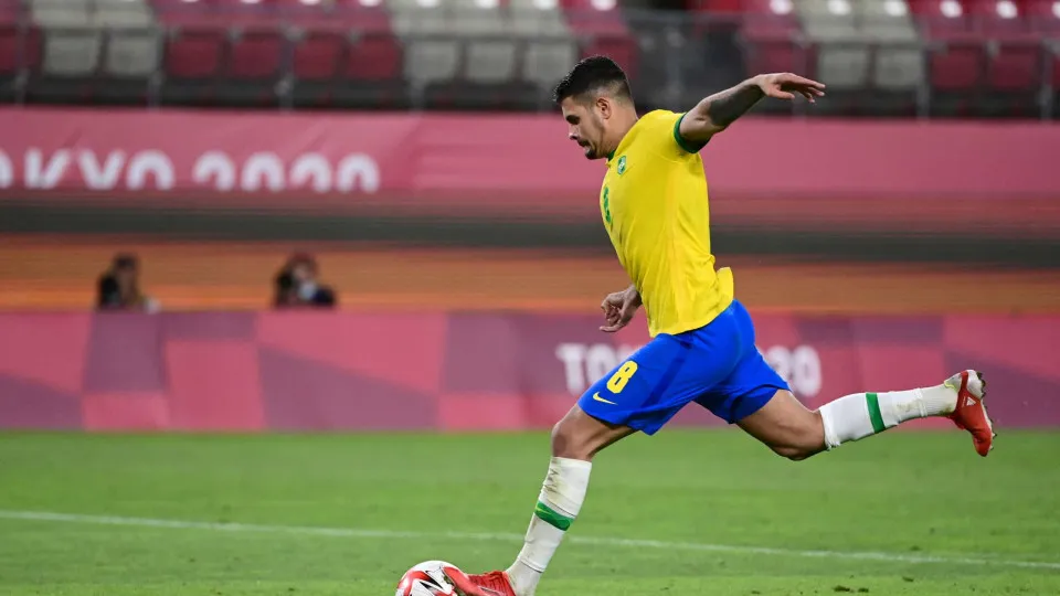 Arsenal se aproxima de contratação de Bruno Guimarães por R$ 600 milhões