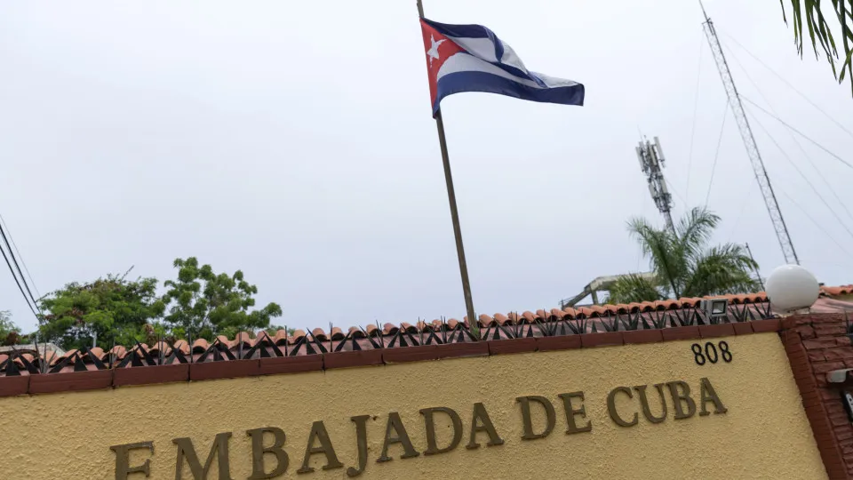 Cuba critica sanções dos EUA que afetam serviços essenciais à população