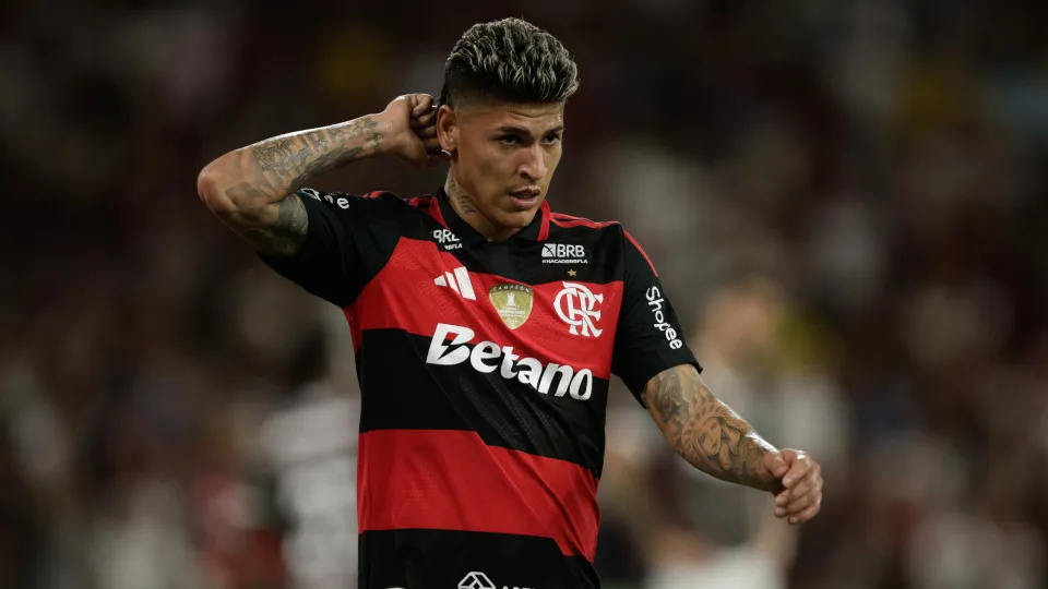 Flamengo goleia Mirassol e se aproxima do Palmeiras no Brasileirão