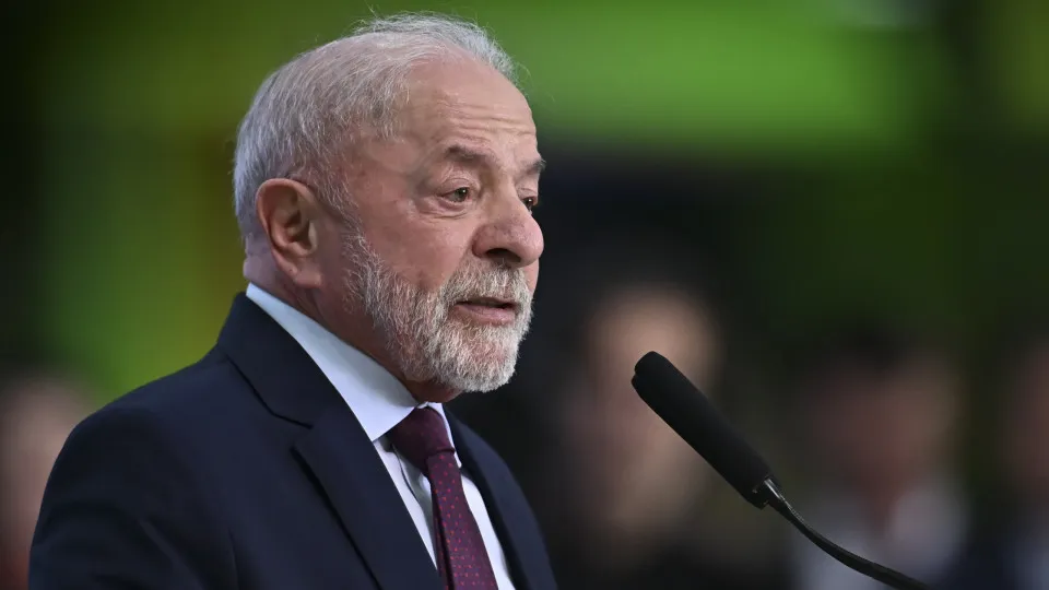 Lula destaca defesa nacional e terras raras em discurso de reeleição